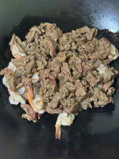 エビと牛肉の炒め物の作り方：11