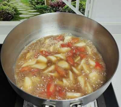 オクラ、ニンジン、ヤムイモのシチューの作り方：2