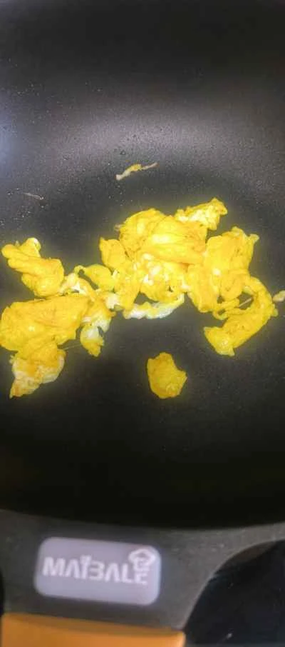 キャベツと卵のパンケーキ炒めの作り方：1