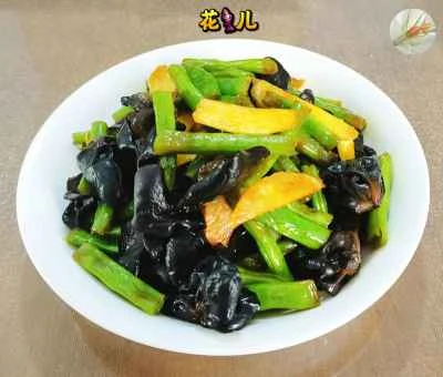 黒キクラゲ、水タケノコ、インゲンの炒め物のレシピ
