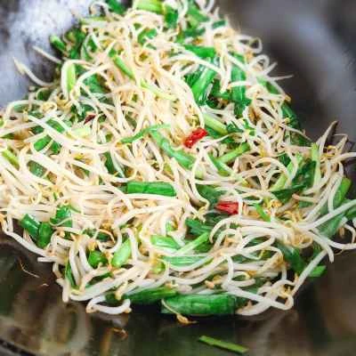 もやしとニラの炒め物の作り方：7