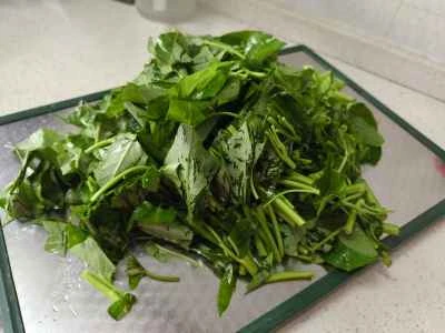 ニンニク入りクリーミーほうれん草の作り方：3