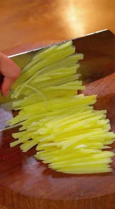 ホット＆サワーシュレッドポテトの作り方：1