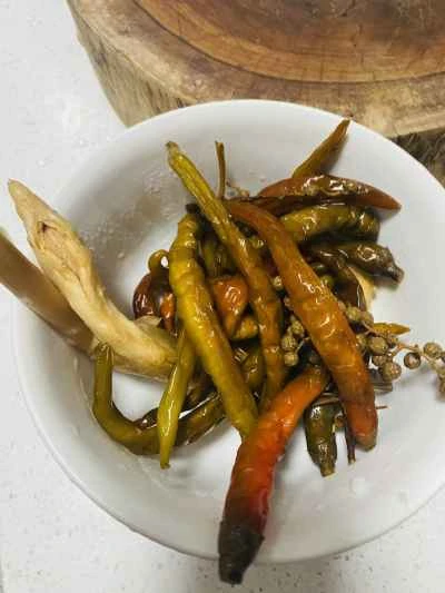 ウシガエルのピクルスを作る手順：2