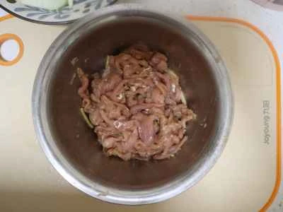 細切り豚肉とヘチマの炒め物の作り方：3