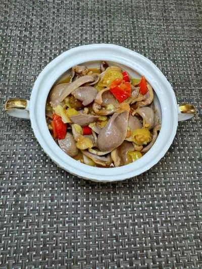 鴨砂肝とピーマンのピクルス炒めの作り方：13