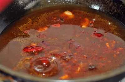 フラットブレッド入り魚の頭のシチュー：6ステップ