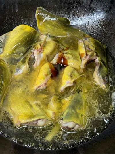 乾燥豆腐入り黄ナマズの煮込みの作り方：7