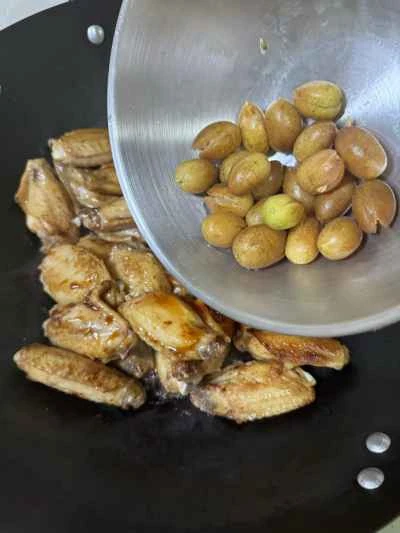 黄色い皮のチキンウィングを作る手順：9