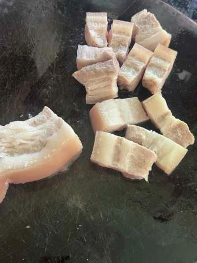 さつまいも澱粉団子入り豚肉の煮込みの作り方：2