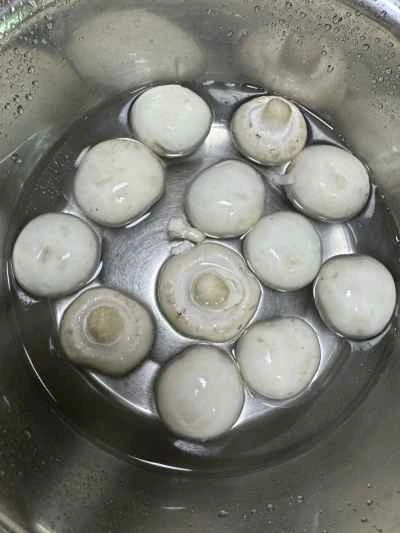 バターマッシュルームと牛肉の角切りを作る手順：4