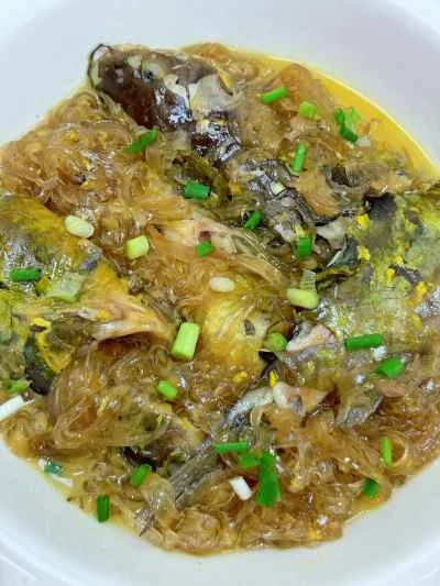 春雨入りの黄色いナマズのシチューのレシピ