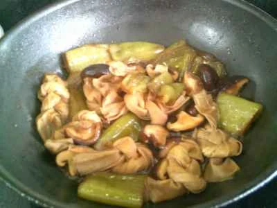 虎皮とピーマンの煮込みシイタケと豆腐の結び目を作る手順：10