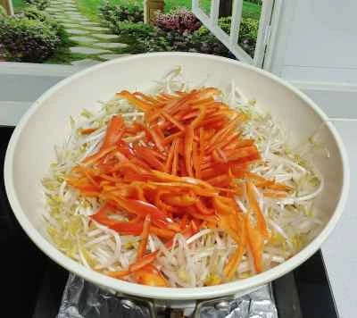 赤唐辛子入りもやし炒めの作り方：5