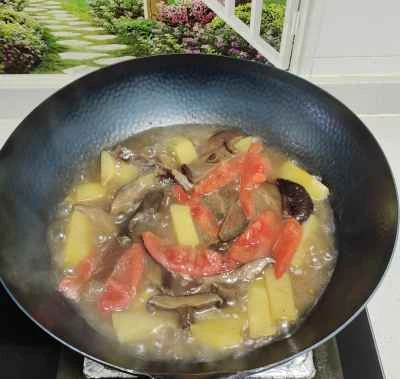 きのこ、トマト、ポテトのシチューの作り方:2