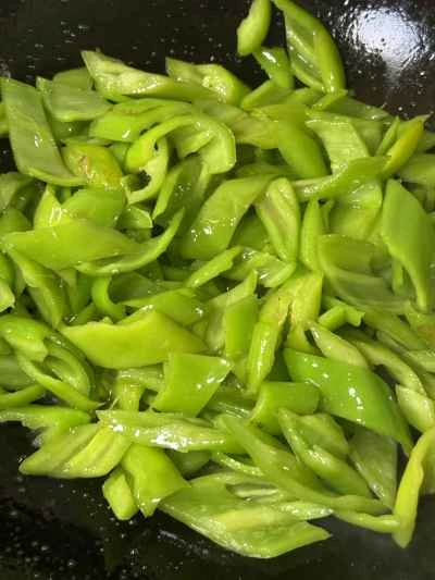 牛肉とピーマンの炒め物の作り方：10