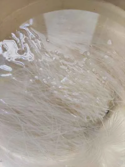 ミートボール入りタロイモと春雨のスープの作り方：2