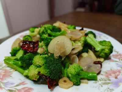 白キクラゲとブロッコリーの炒め物の作り方：12