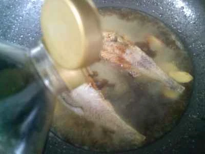 小さな黄色いニベと胃袋の煮込みの作り方：7