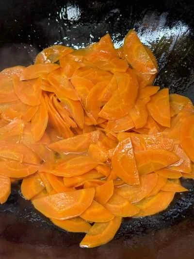 牛肉とニンジンの炒め物の作り方：8