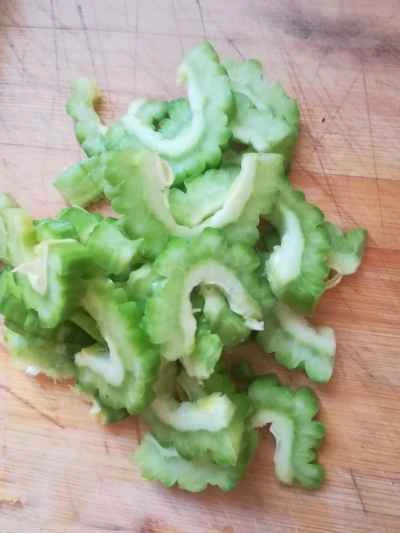 ゴーヤと卵の炒め物の作り方：2